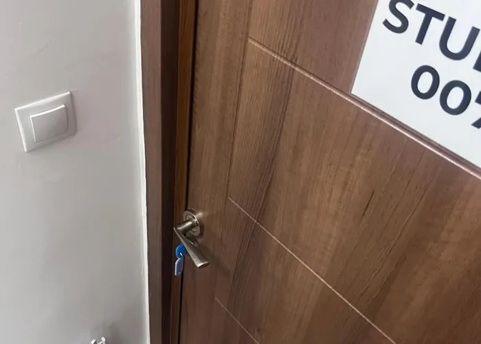 007 с градинка Lägenhet