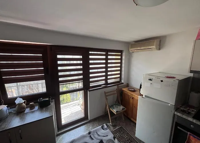 Apartment 007 с градинка Burgas