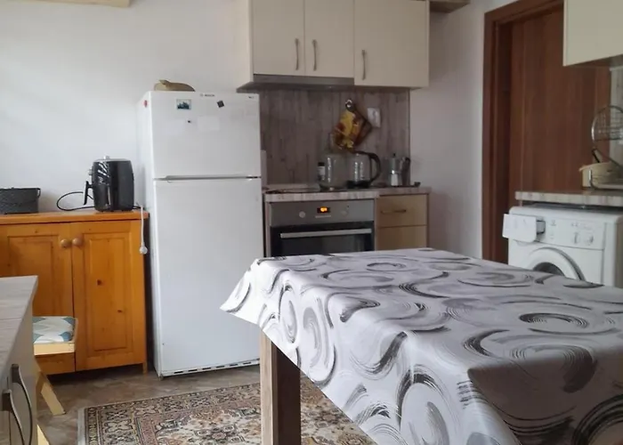 Apartment 007 с градинка