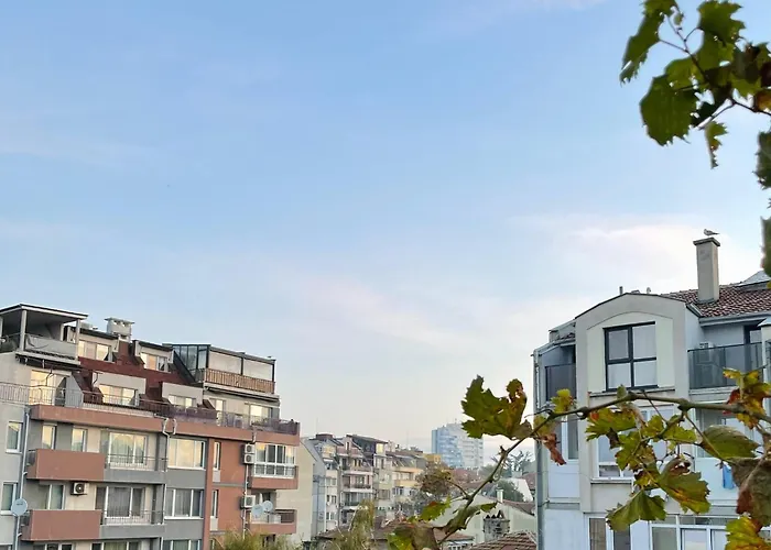 007 с градинка Apartment Burgas